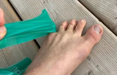 Little toe lift for tailor's bunion